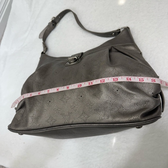 Louis Vuitton Metallic Mahina Bag - Picture 5 of 12